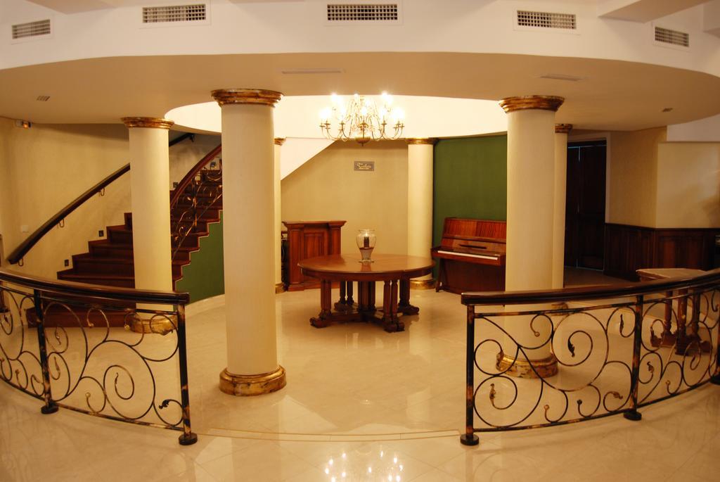 Hotel Gallant Сибиу Экстерьер фото