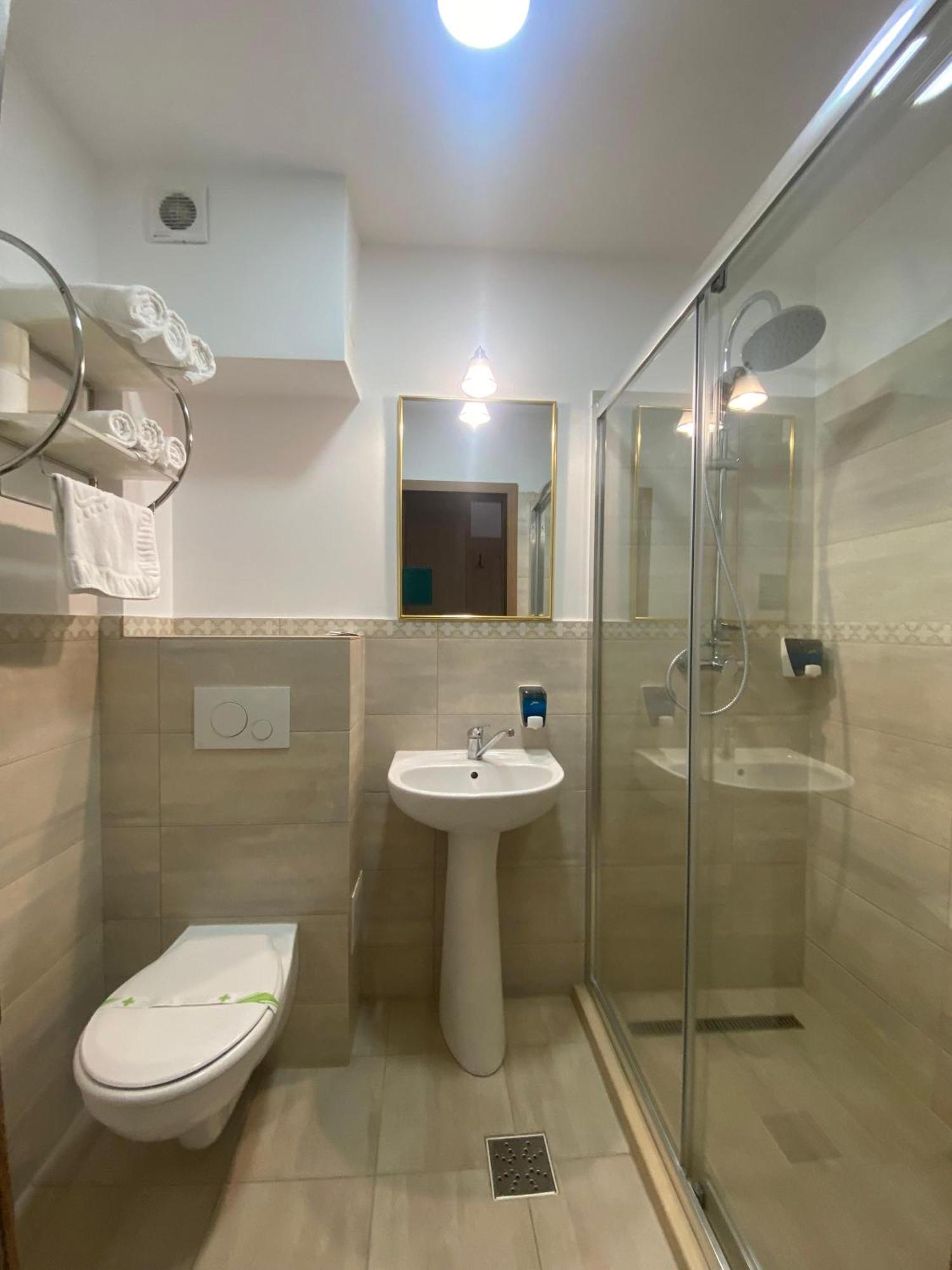 Hotel Gallant Сибиу Экстерьер фото